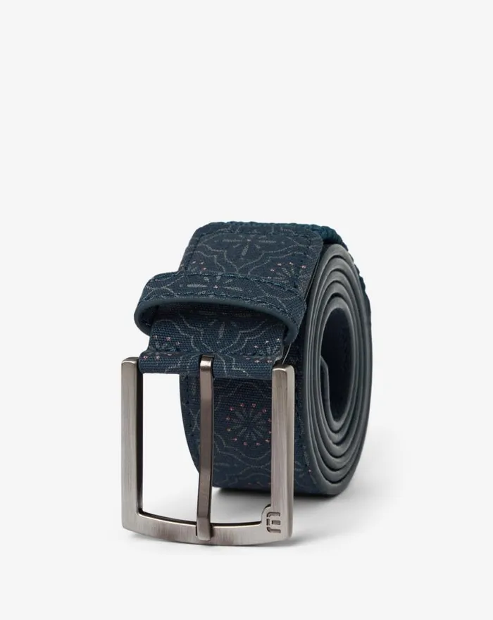 Accessories WORLD LINK CANVAS HYBRID STRETCH BELT Mood Indigo TravisMathew Belts Accessories WORLD LINK CANVAS HYBRID STRETCH BELT Mood Indigo TravisMathew Belts