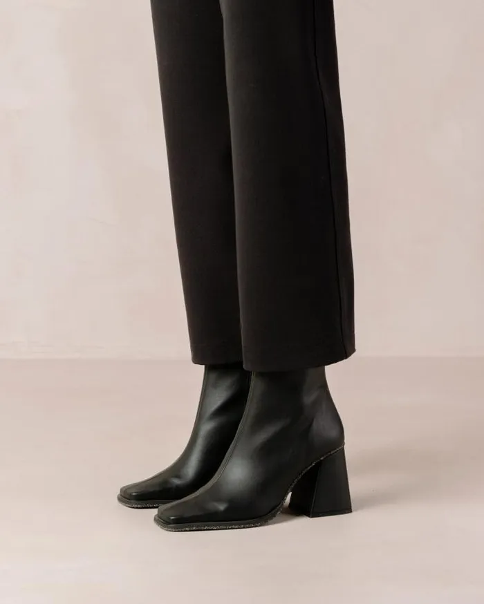 ALOHAS Boots Women South Corn 8211 Black Vegan Leather Boots