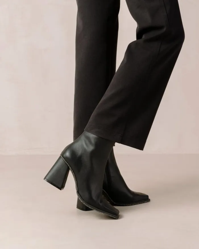 ALOHAS Boots Women South Corn 8211 Black Vegan Leather Boots