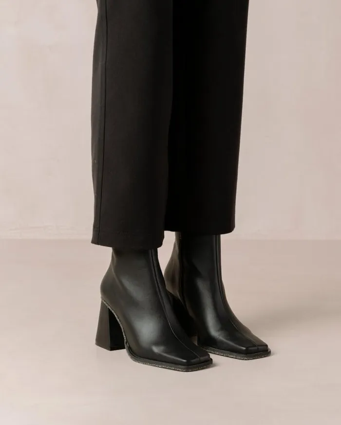 ALOHAS Boots Women South Corn 8211 Black Vegan Leather Boots