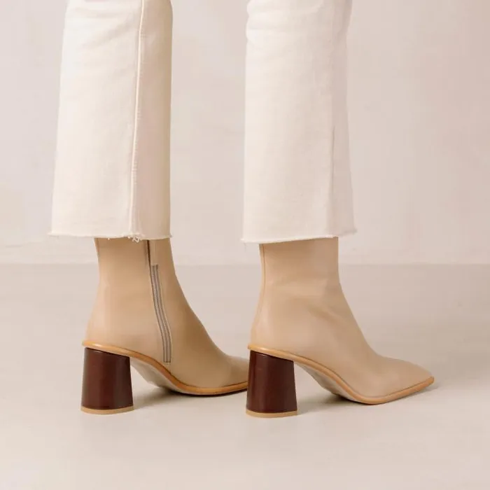 ALOHAS Boots Women West Cape Vintage 8211 Beige Leather Boots