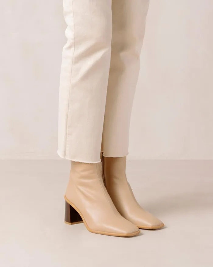 ALOHAS Boots Women West Cape Vintage 8211 Beige Leather Boots