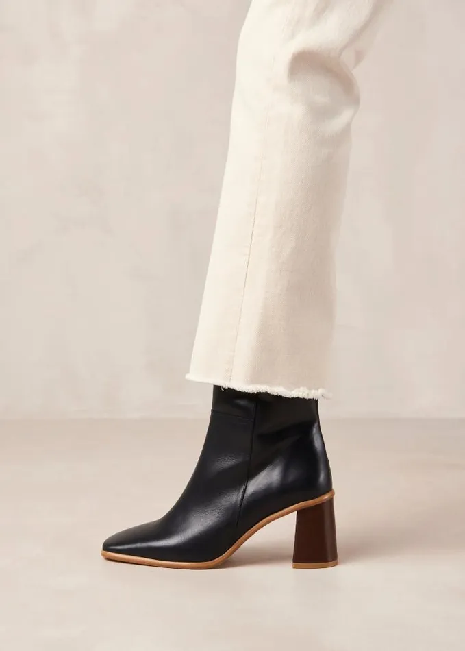 ALOHAS Boots Women West Vintage Black
