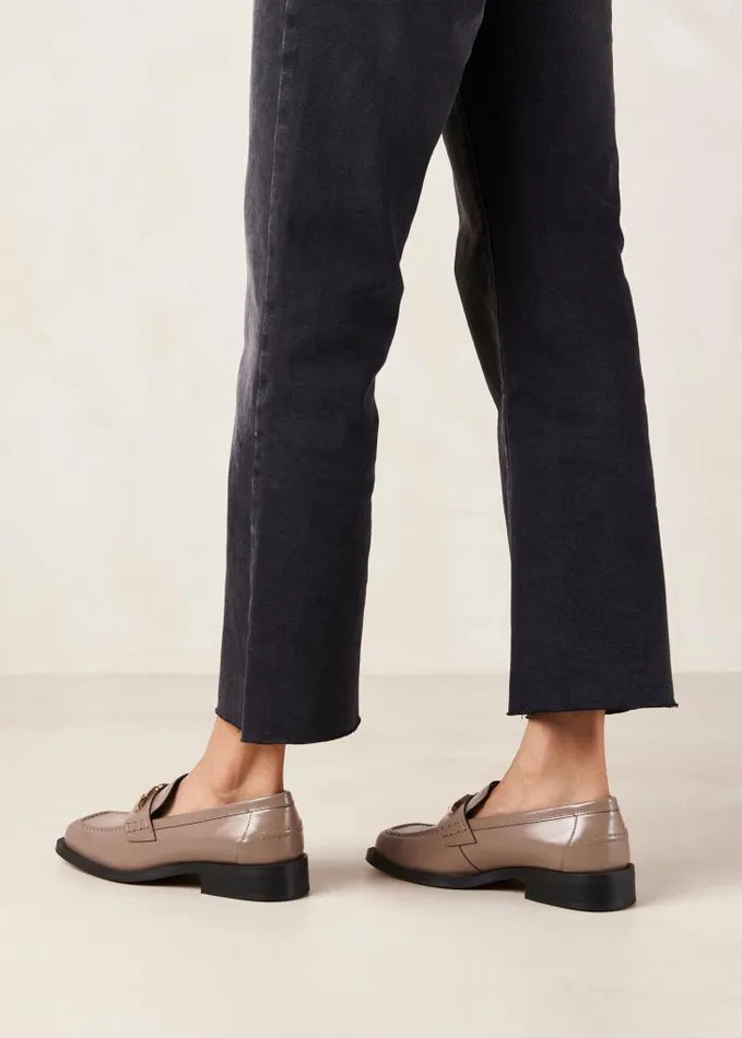 ALOHAS Loafers Women Elliot 8211 Brown GoldChain Loafers