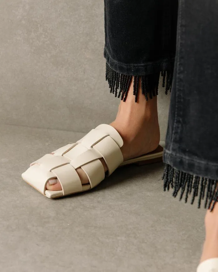 ALOHAS Mules Women Barney 8211 White Leather Mules