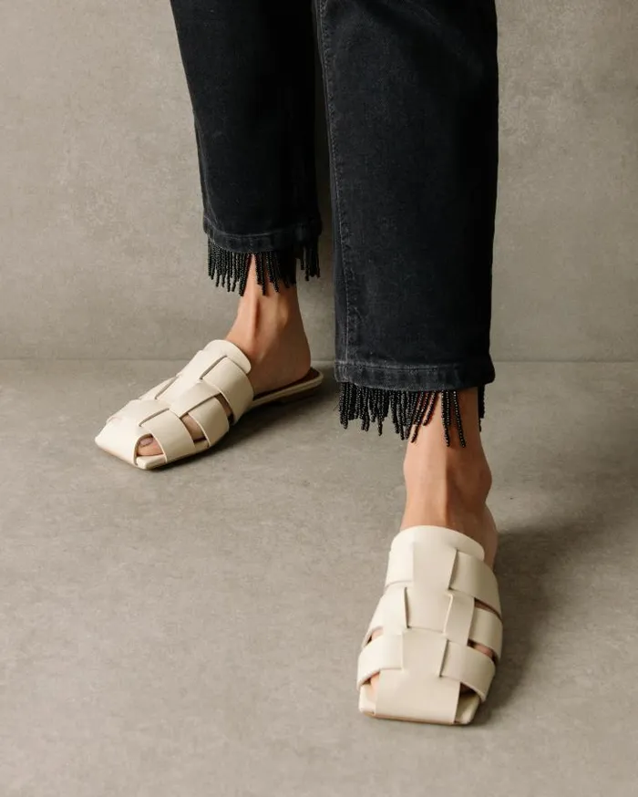 ALOHAS Mules Women Barney 8211 White Leather Mules