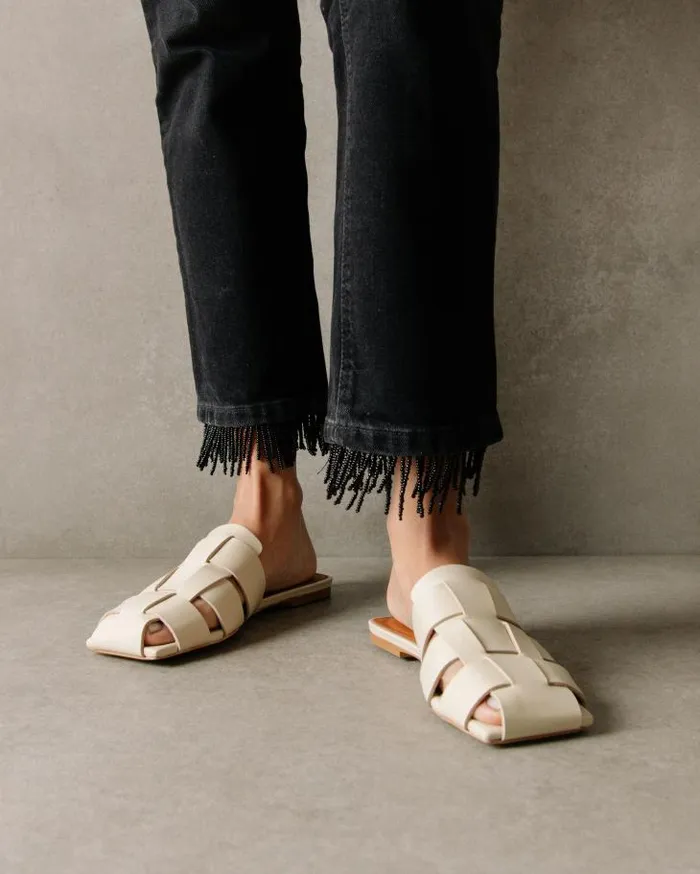 ALOHAS Mules Women Barney 8211 White Leather Mules