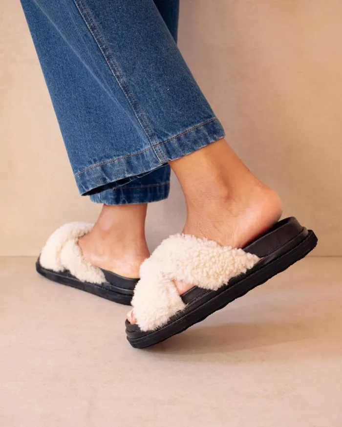 ALOHAS Mules Women Cloud 8211 White Shearling Slippers