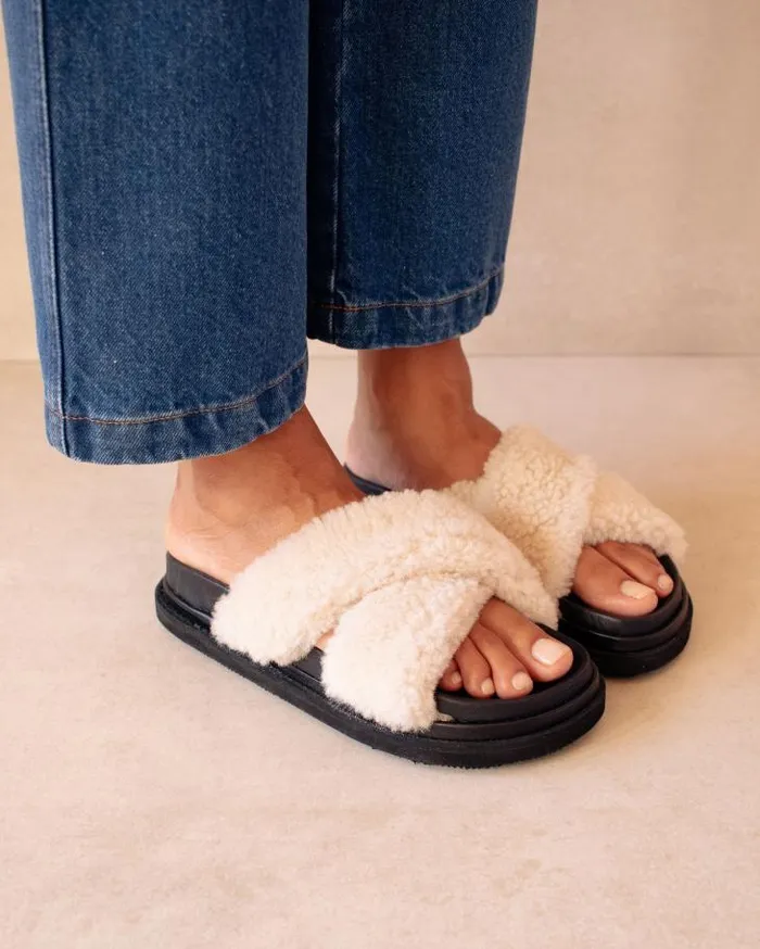 ALOHAS Mules Women Cloud 8211 White Shearling Slippers