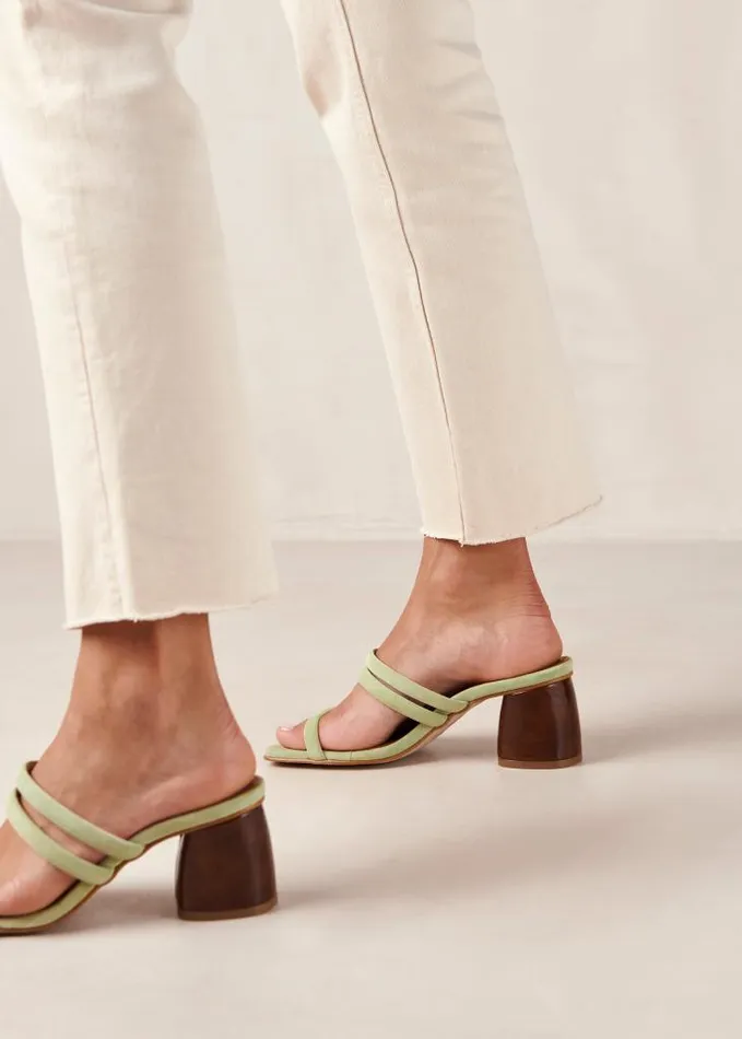 ALOHAS Mules Women Indiana 8211 Green Leather Sandals