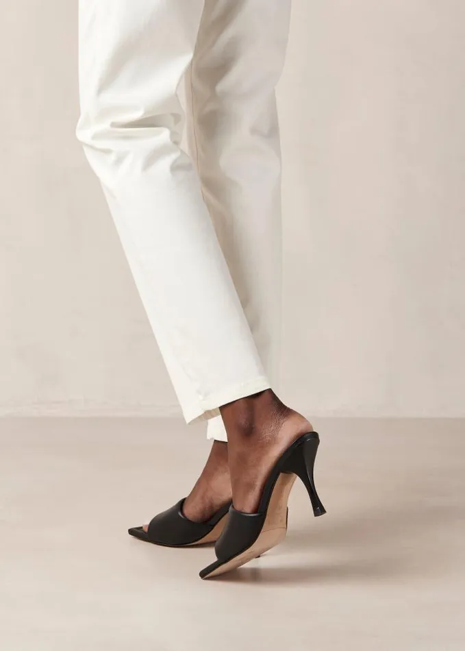 ALOHAS Mules Women Puffy 8211 Black Leather Mules