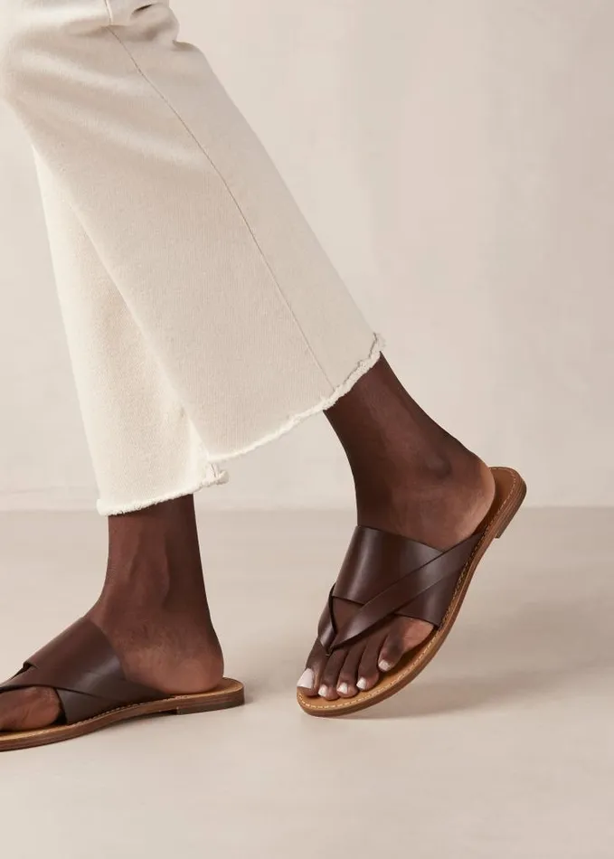 ALOHAS Sandals Women Eugene 8211 Brown Leather Thong Sandals