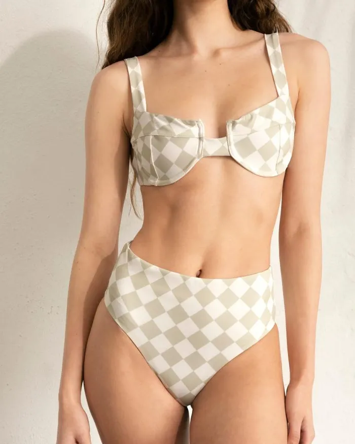 ALOHAS Swimwear Women The Loop 8211 Green Recycled Nylon Bikini Top