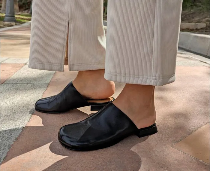 Audley Shoes Low Heel Leather Shoe Janan Black Women Medium Heel
