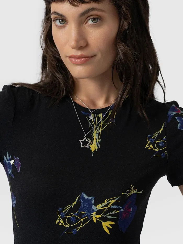 Austen Crew Neck Tee Short Sleeve 8211 Blue Lily Gardens Blue Lily Gardens Women Saint And Sofia TShirts and Tanks