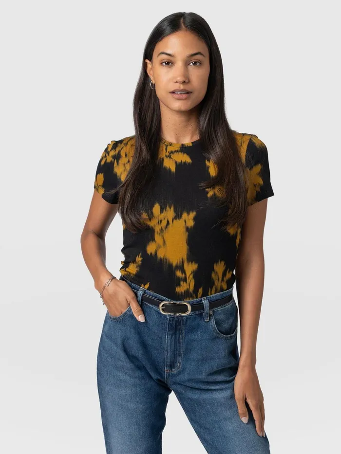 Austen Crew Neck Tee Short Sleeve 8211 Yellow Fade Floral Yellow Fade Floral Women Saint And Sofia Casual Tops Austen Crew Neck Tee Short Sleeve 8211 Yellow Fade Floral Yellow Fade Floral Women Saint And Sofia Casual Tops