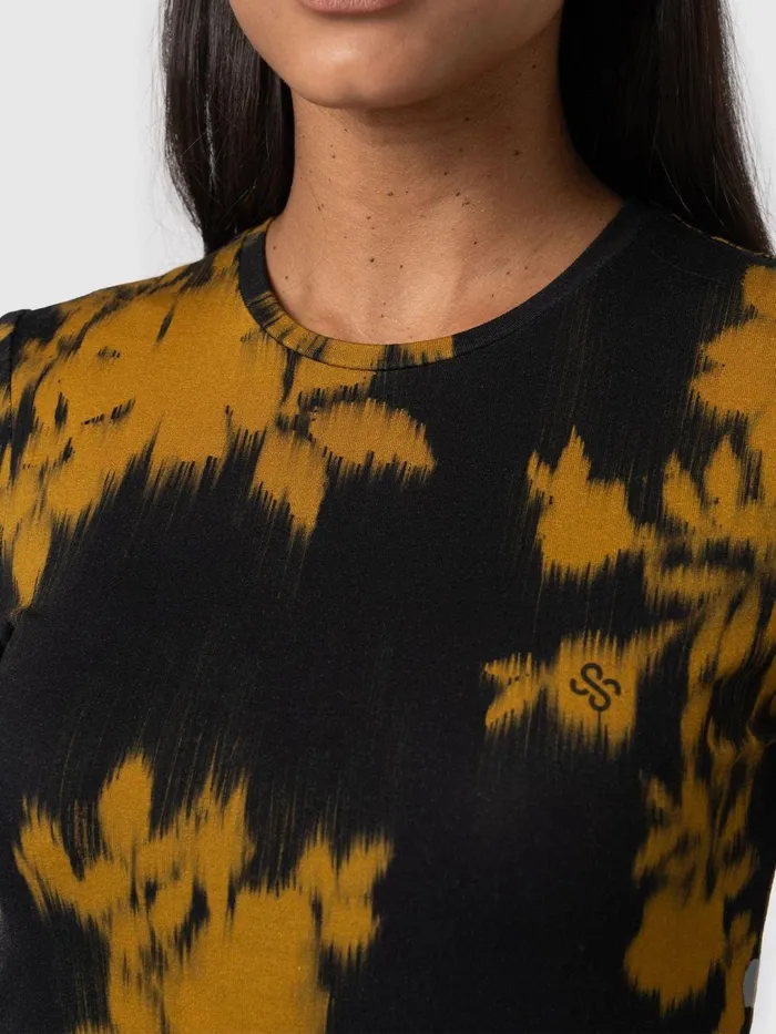 Austen Crew Neck Tee Short Sleeve 8211 Yellow Fade Floral Yellow Fade Floral Women Saint And Sofia Casual Tops