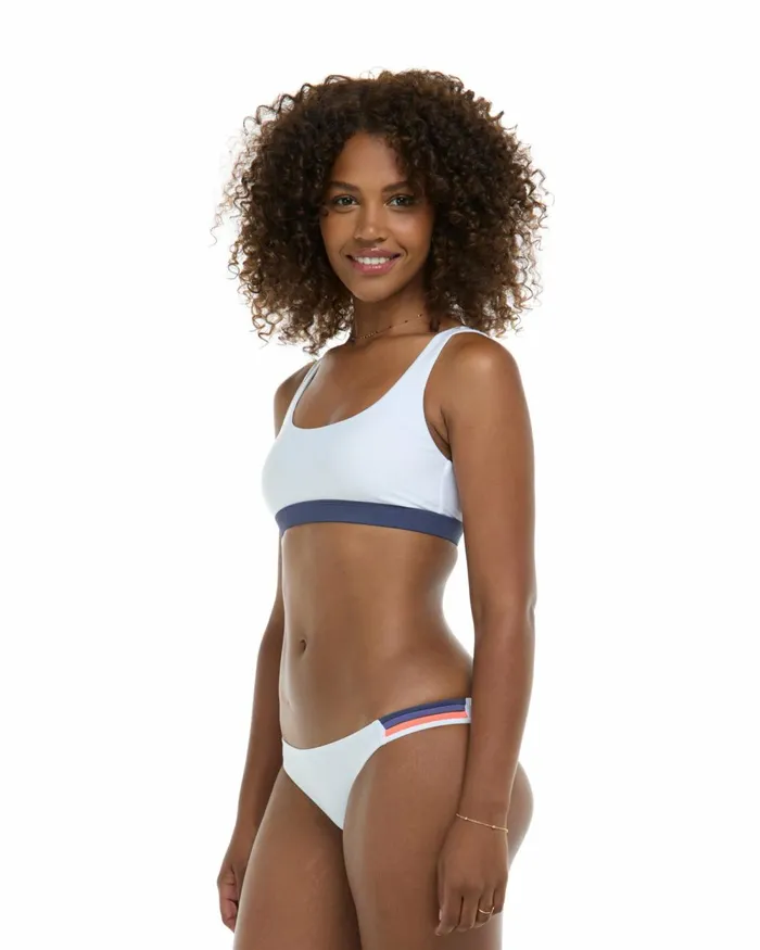Body Glove Gym To Swim Vibration CrossOver Star Sports Bra 8211 Snow Vibration 8211 Women
