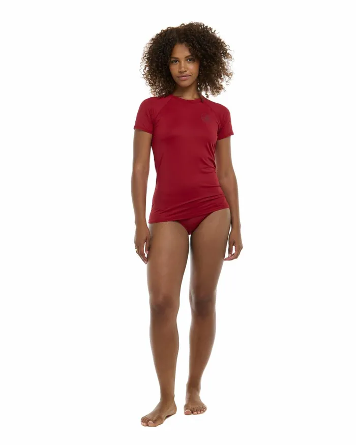 Body Glove Rash Guards Sun Protection Smoothies In Motion Short Sleeve Rashguard 8211 Cranberry 8211 Women