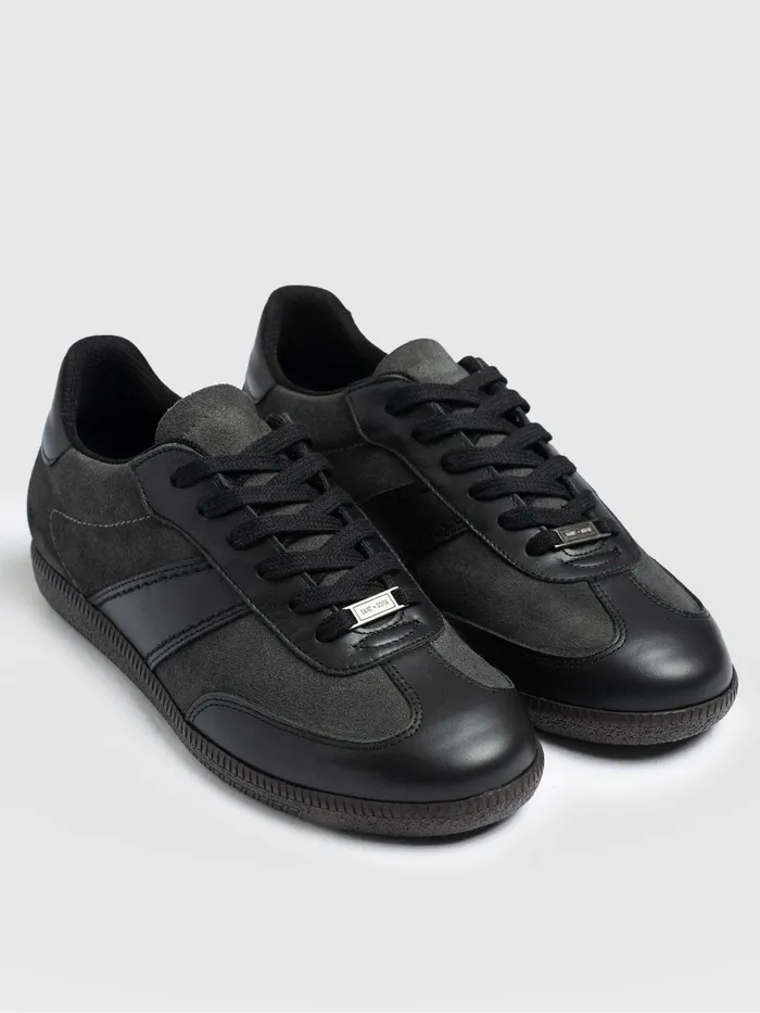 Broadway Sneaker 8211 Black Black Women Saint And Sofia All Sneakers