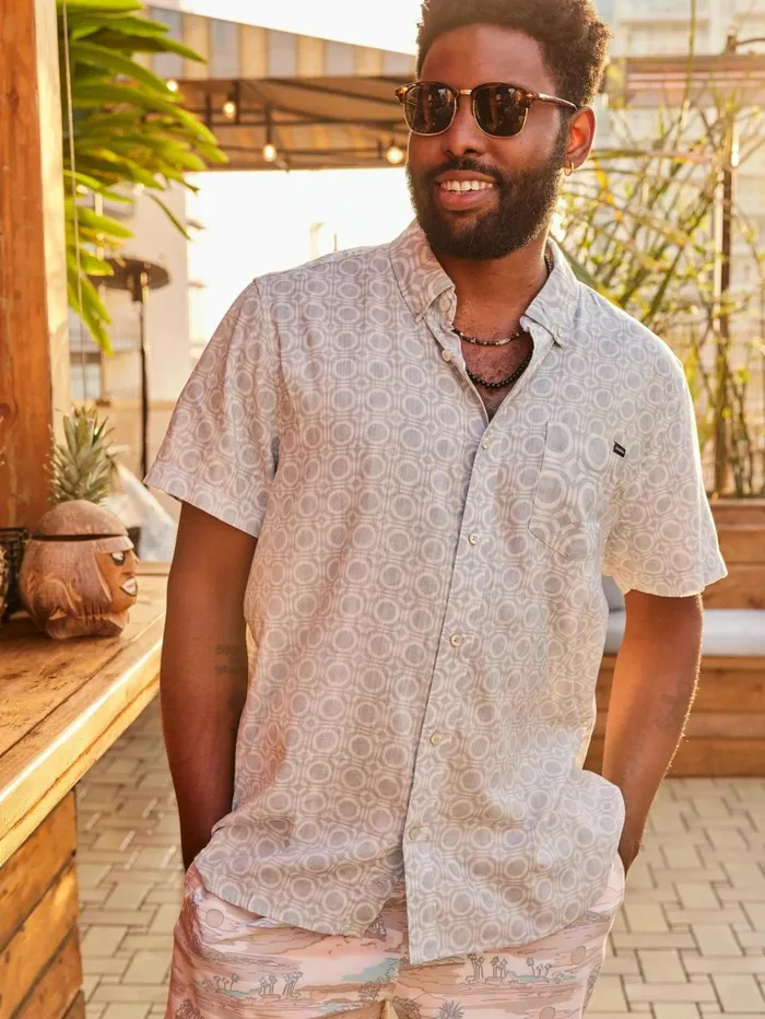 Chubbies Button Ups Men The Spot On Light Blue Circle