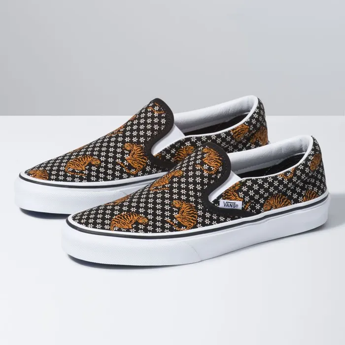 Classics Shoes MenWomen Vans Tiger Floral Classic SlipOn Blacktrue White