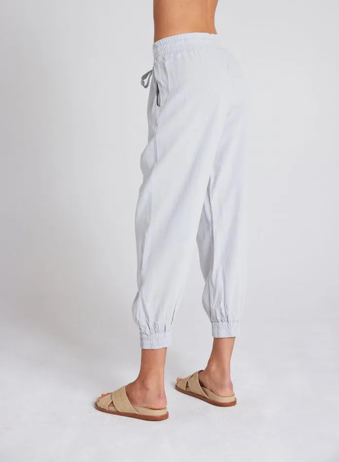 Easy Drawstring Jogger 8211 Foggy Sky Women Bella Dahl Joggers Easy Drawstring Jogger 8211 Foggy Sky Women Bella Dahl Joggers