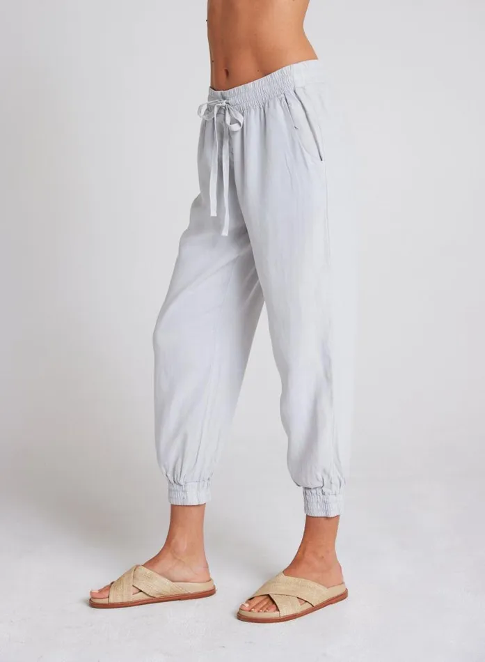 Easy Drawstring Jogger 8211 Foggy Sky Women Bella Dahl Joggers Easy Drawstring Jogger 8211 Foggy Sky Women Bella Dahl Joggers