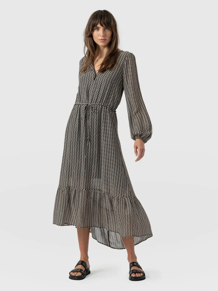 Evelyn High Low Dress 8211 Monochrome Wave Monochrome Wave Women Saint And Sofia Dresses Evelyn High Low Dress 8211 Monochrome Wave Monochrome Wave Women Saint And Sofia Dresses