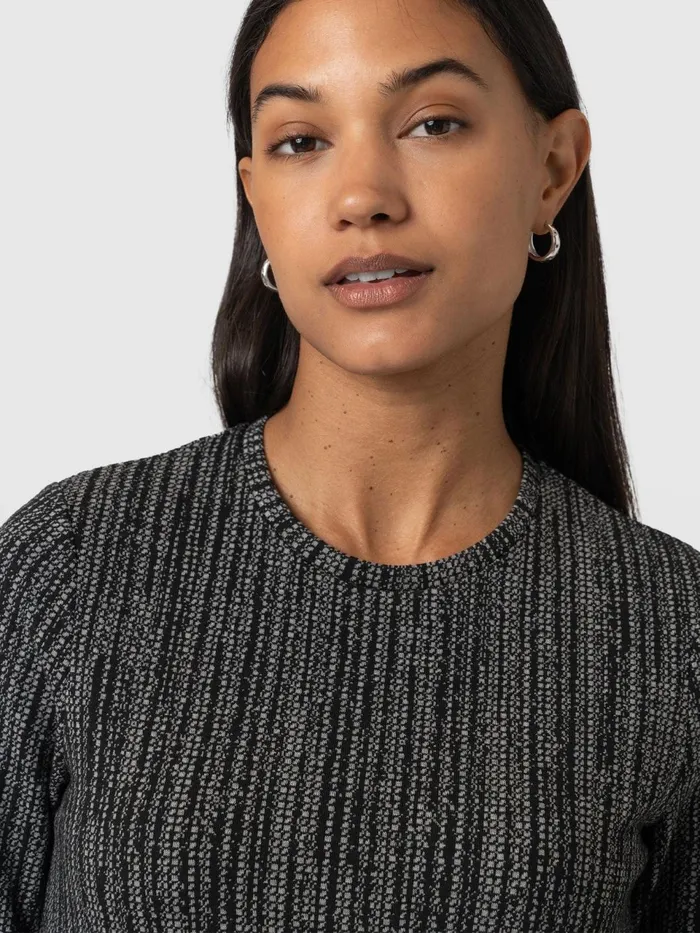 Glen Crew Neck Tee 8211 GreyBlack Greyblack Women Saint And Sofia TShirts and Tanks