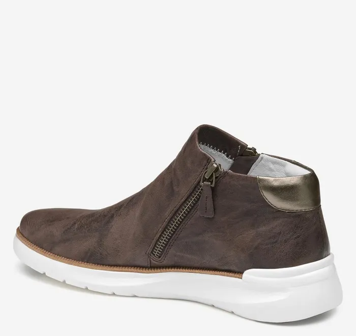 JohnstonandMurphy Boots and Booties Emery Zip Bootie Dark Taupe Washed Italian Sheepskin 8211 Women JohnstonandMurphy Boots and Booties Emery Zip Bootie Dark Taupe Washed Italian Sheepskin 8211 Women