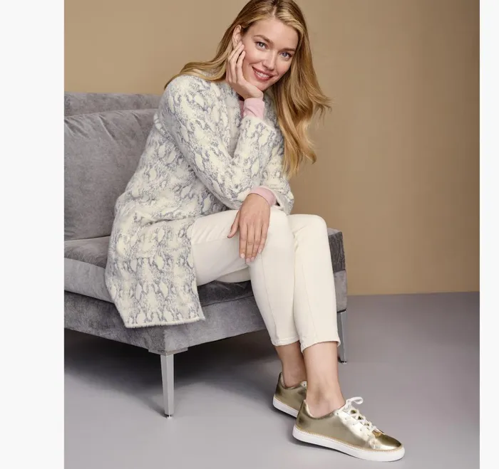JohnstonandMurphy Shirts Sweaters and Blazers SnakeskinPattern Cardigan Light Gray 8211 Women JohnstonandMurphy Shirts Sweaters and Blazers SnakeskinPattern Cardigan Light Gray 8211 Women