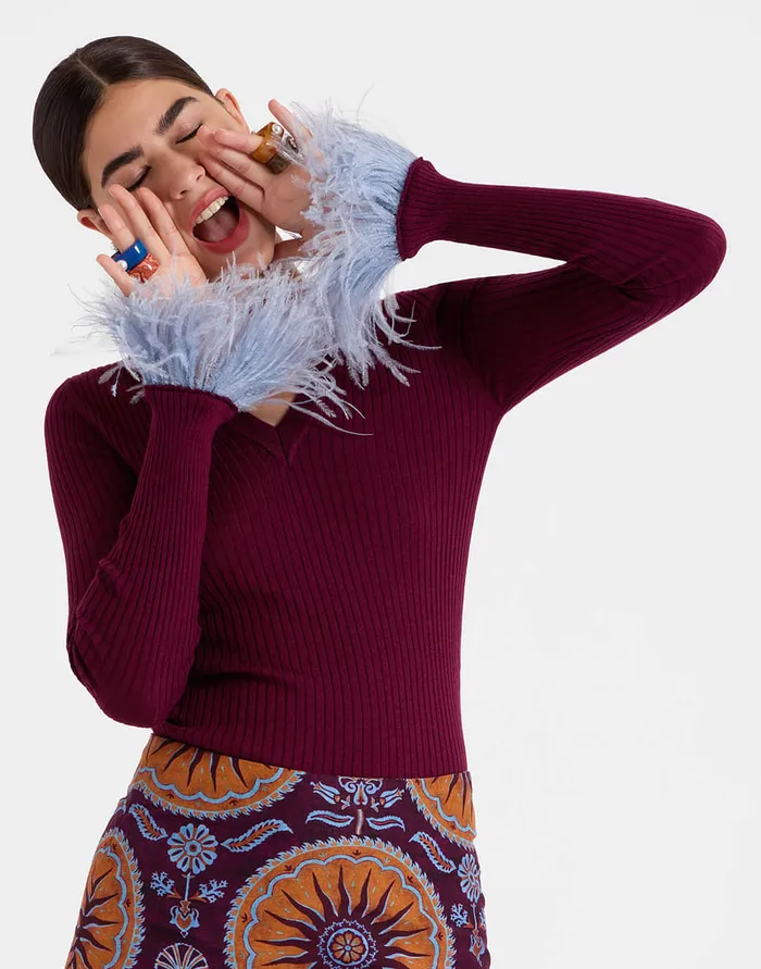 La Doublej VNeck High Kick Top Solid Burgandy In Ribbed Silk Cashmere With Feathers Women Knitwear La Doublej VNeck High Kick Top Solid Burgandy In Ribbed Silk Cashmere With Feathers Women Knitwear