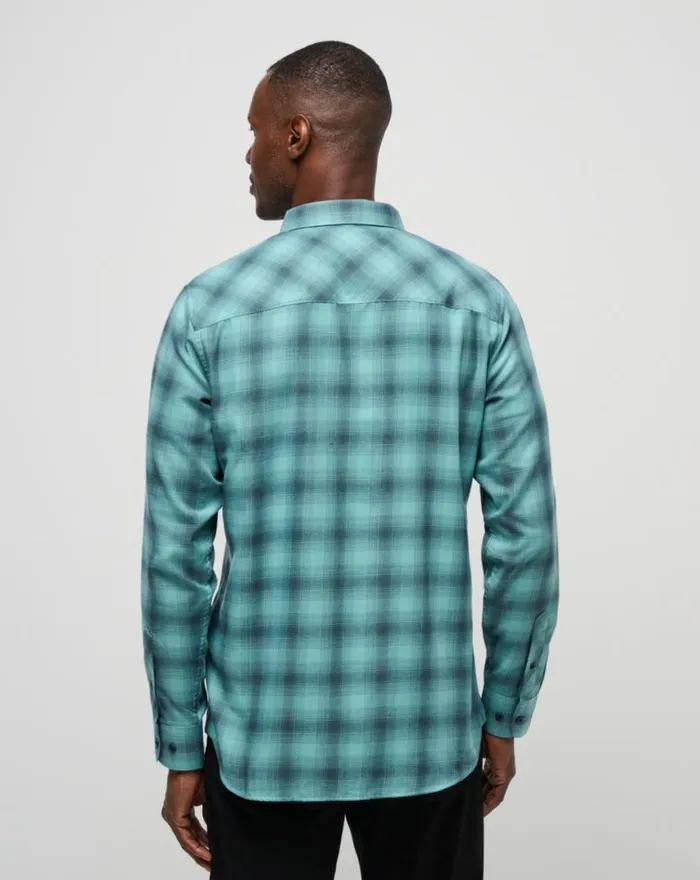 Men CLOUD FLANNEL PLAID BUTTONUP Total Eclipsecameo TravisMathew ButtonUps Men CLOUD FLANNEL PLAID BUTTONUP Total Eclipsecameo TravisMathew ButtonUps