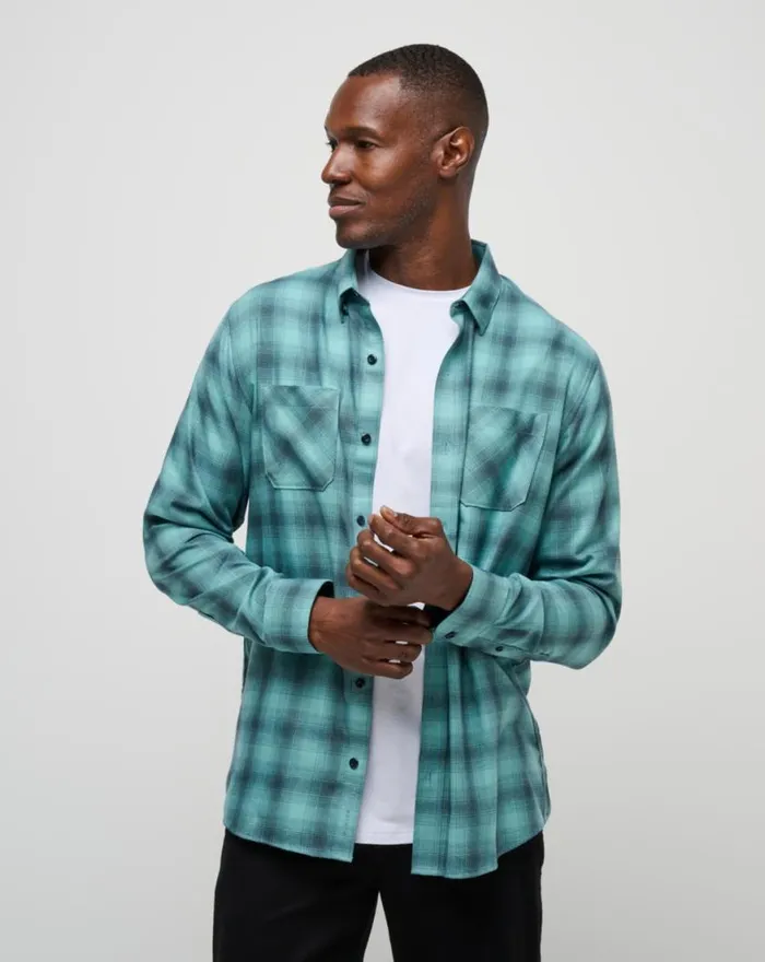 Men CLOUD FLANNEL PLAID BUTTONUP Total Eclipsecameo TravisMathew ButtonUps Men CLOUD FLANNEL PLAID BUTTONUP Total Eclipsecameo TravisMathew ButtonUps