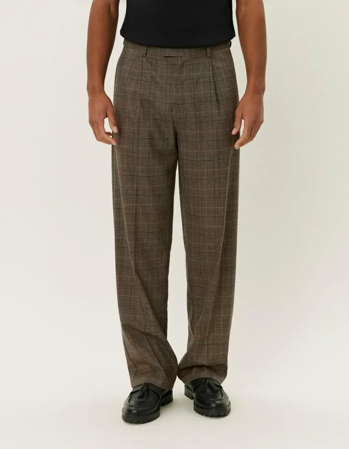 Pants Men Les Deux Reece Pleated Check Suit Pants 8211 Mountain GreyDark Sand