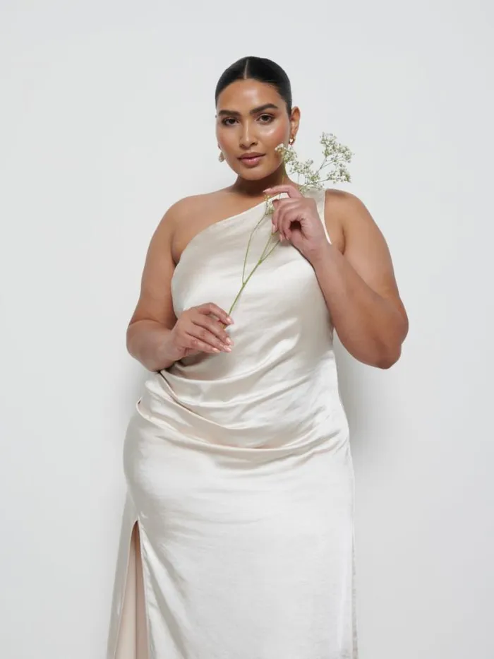 Pretty Lavish Bridesmaid Dresses Women Amelia Ruched Maxi Bridesmaid Dress Curve Champagne