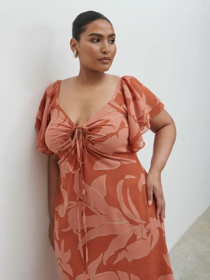 Pretty Lavish Curve Women Florence Cut Out Maxi Dress Curve Dusky Rose Abstract Palm