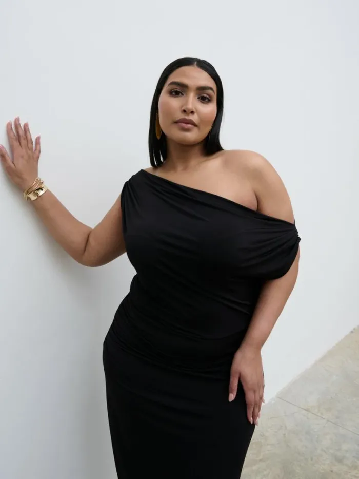 Pretty Lavish Curve Women Janece Asymmetric Jersey Dress Curve Black