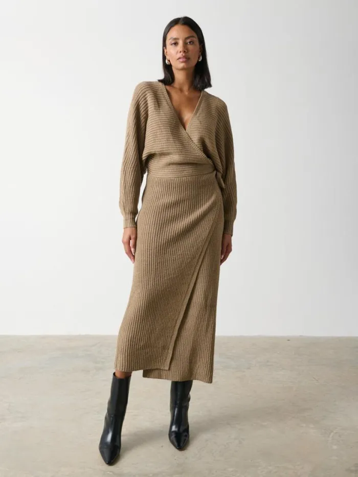 Pretty Lavish Dresses Women Aidan Cosy Wrap Dress Brown