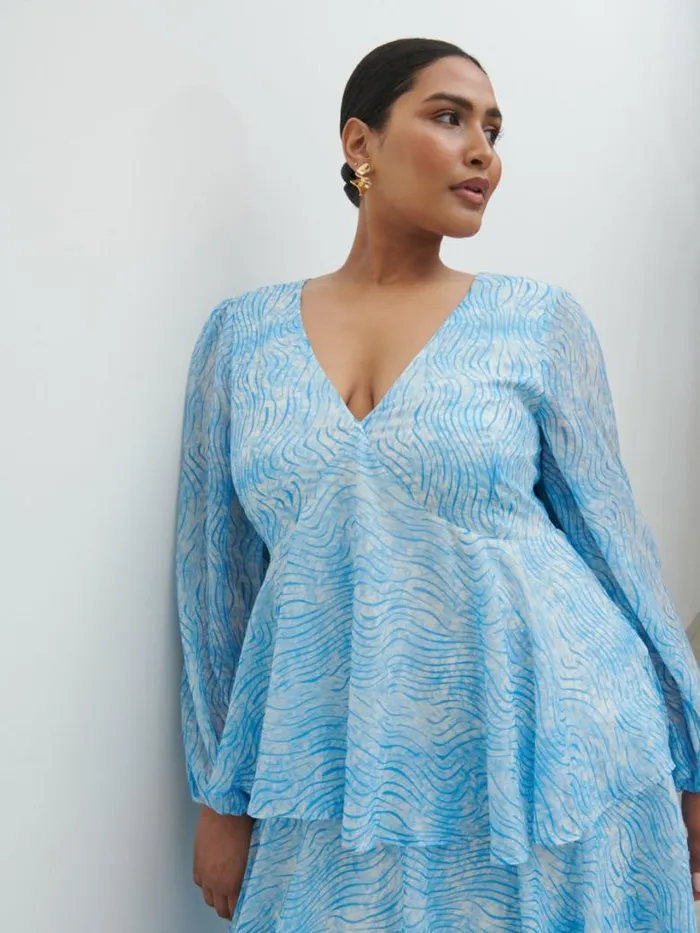Pretty Lavish Dresses Women Ashton Ruffle Maxi Dress Curve Blue Swirl