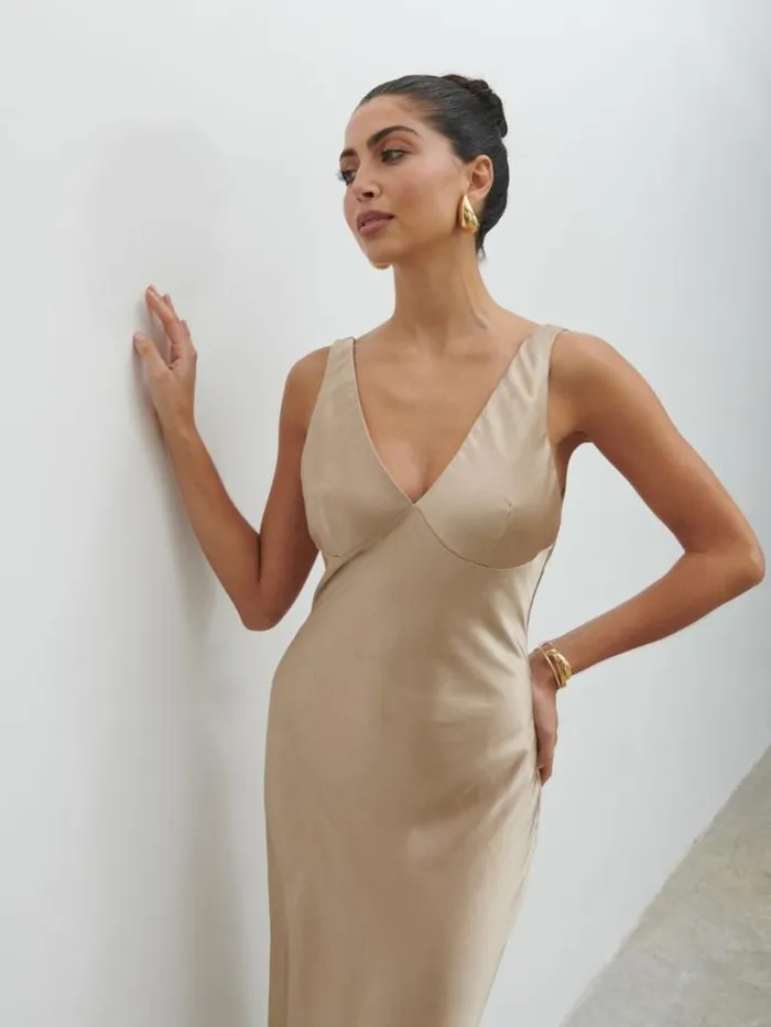 Pretty Lavish Dresses Women Piper Midaxi Dress Gold