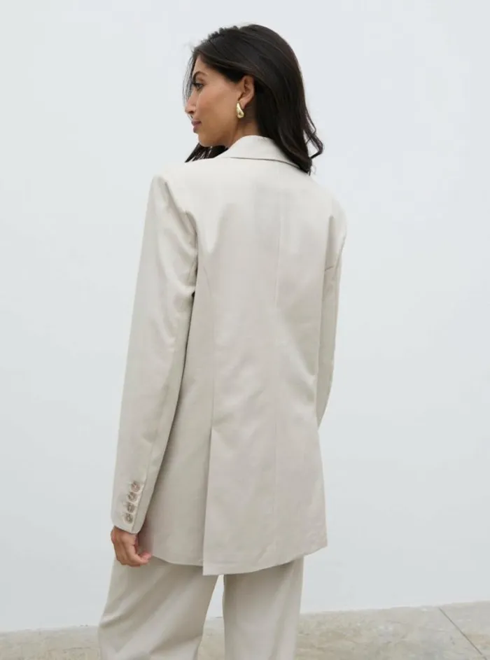 Pretty Lavish Everyday Staples Women Brady Oversized Boxy Blazer Beige