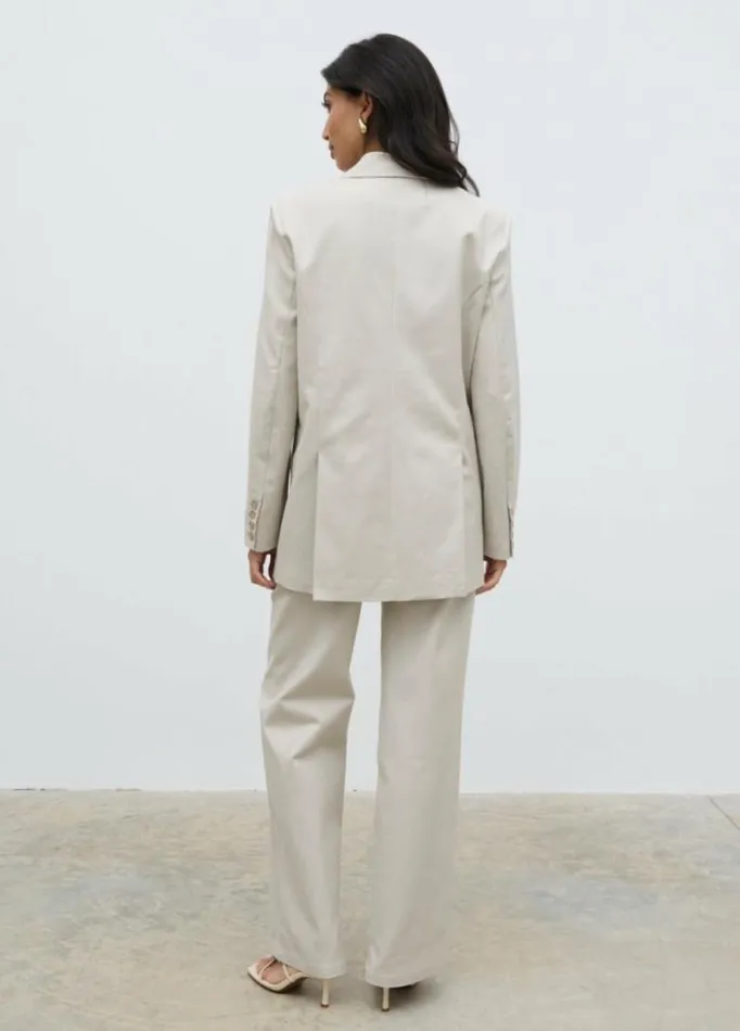 Pretty Lavish Everyday Staples Women Brady Oversized Boxy Blazer Beige