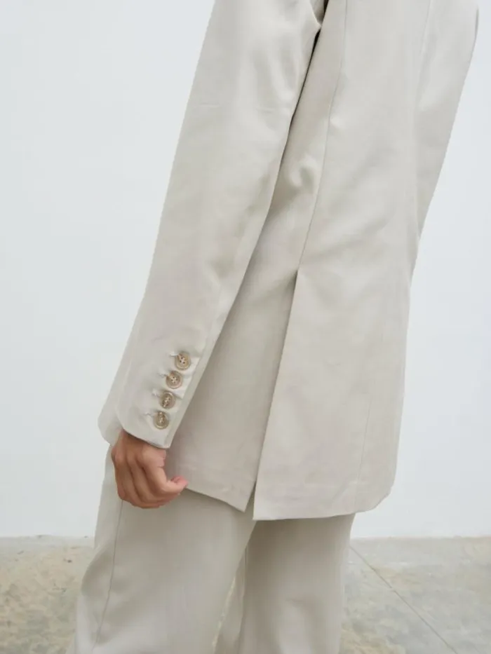 Pretty Lavish Everyday Staples Women Brady Oversized Boxy Blazer Beige