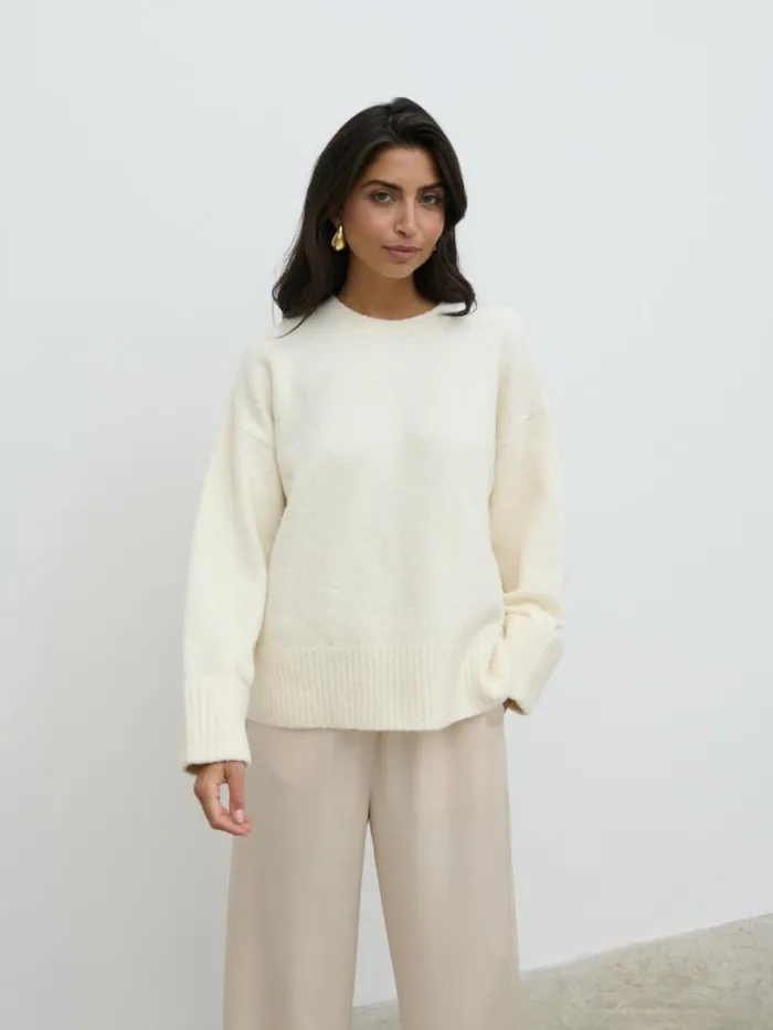 Pretty Lavish Knitwear Women Camille Oversized Borg Jumper Cream