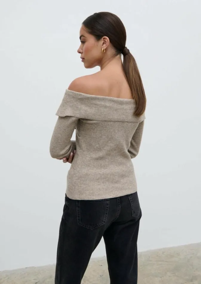 Pretty Lavish Knitwear Women Daphne Cross Over Knit Top Beige