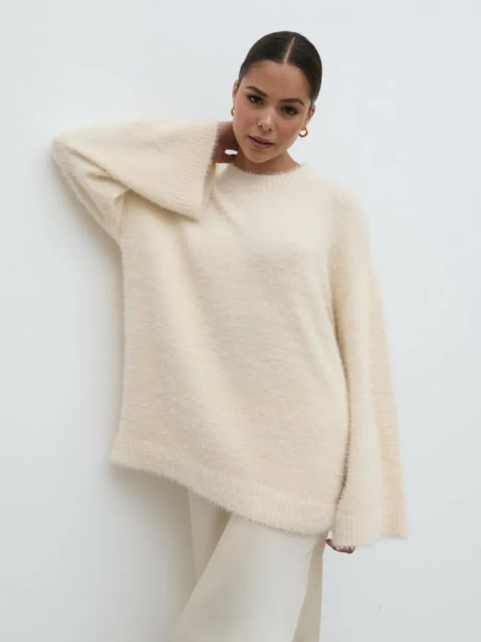 Pretty Lavish Knitwear Women Lula Fluffy Knit Jumper Cream