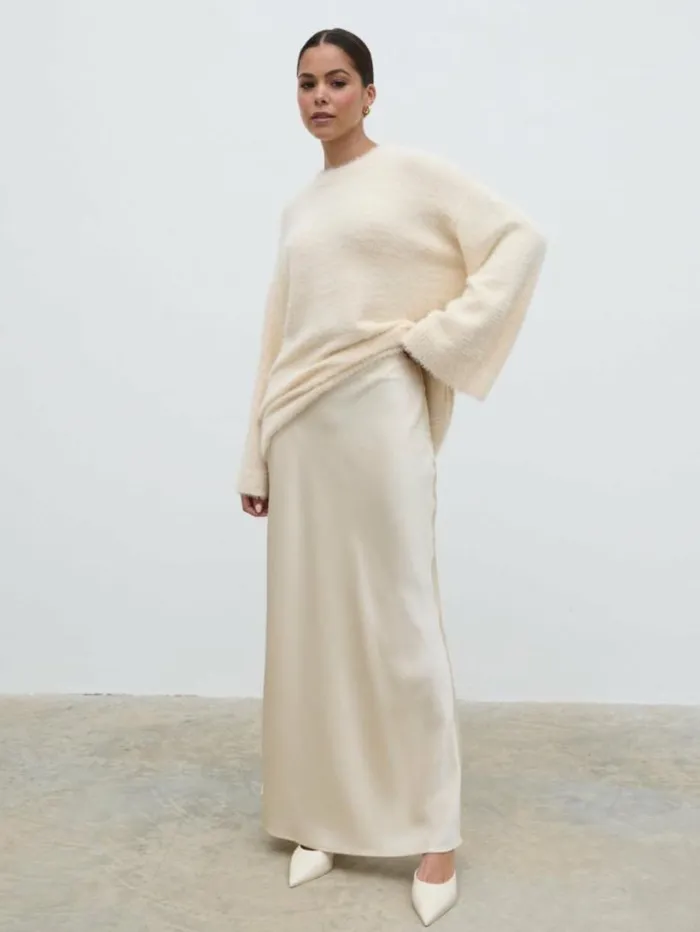 Pretty Lavish Knitwear Women Lula Fluffy Knit Jumper Cream