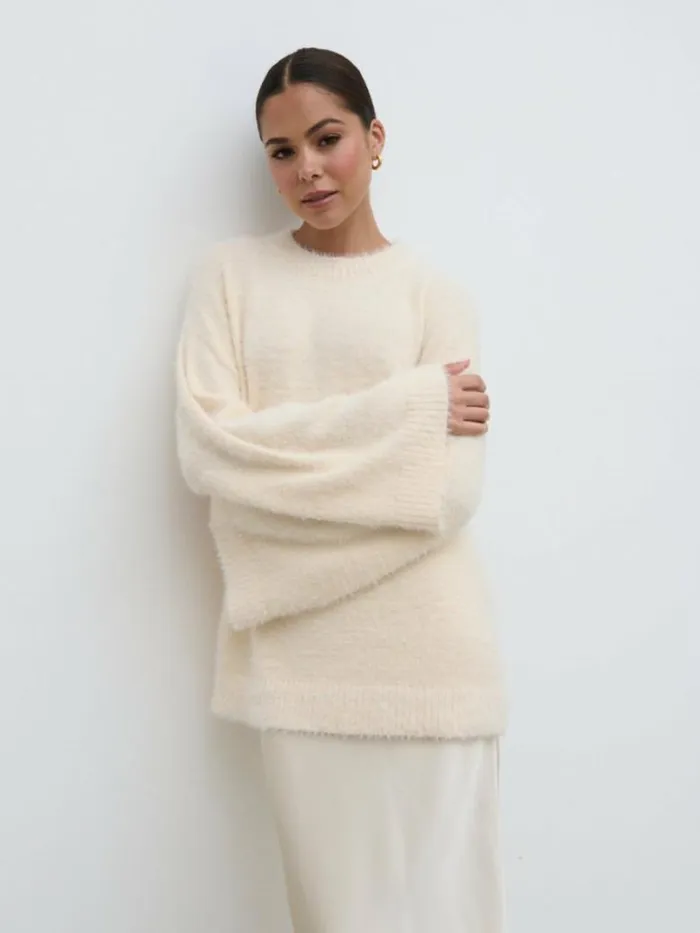 Pretty Lavish Knitwear Women Lula Fluffy Knit Jumper Cream